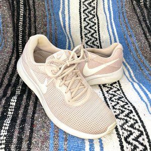 👟Nike Tanjun Women's Lifestyle Shoes👟